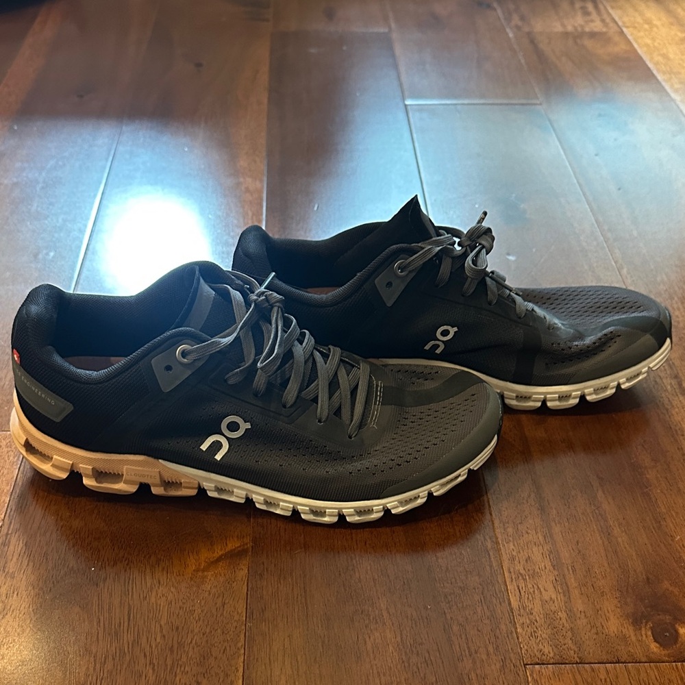 On Running Women's Gray and Black Athletic Shoes